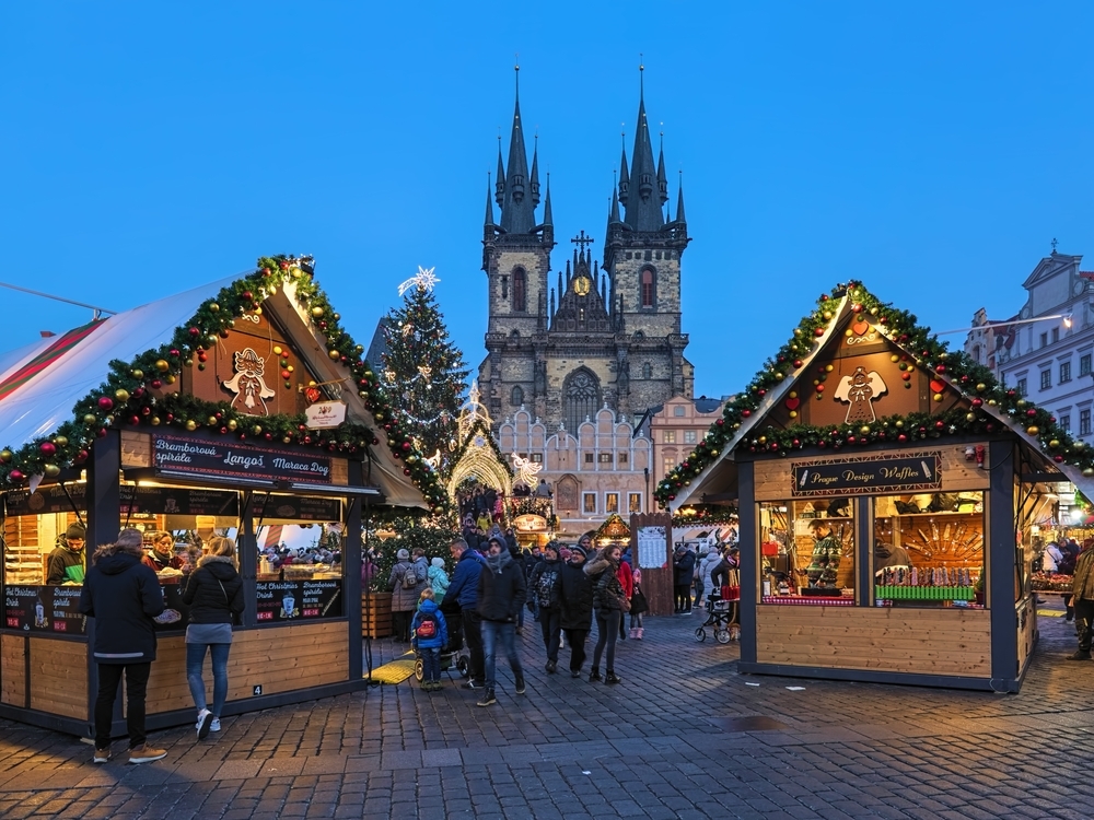 <font size=5><strong>#2 Praag </strong></font><br><font size=4>Eén van de mooiste kerstmarkten in Europa! 🎄</font>